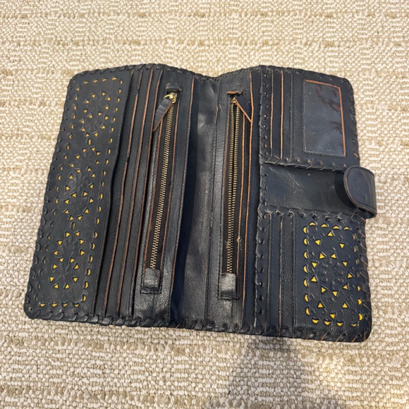 Cleobella Black Clutch - Picture 4 of 7